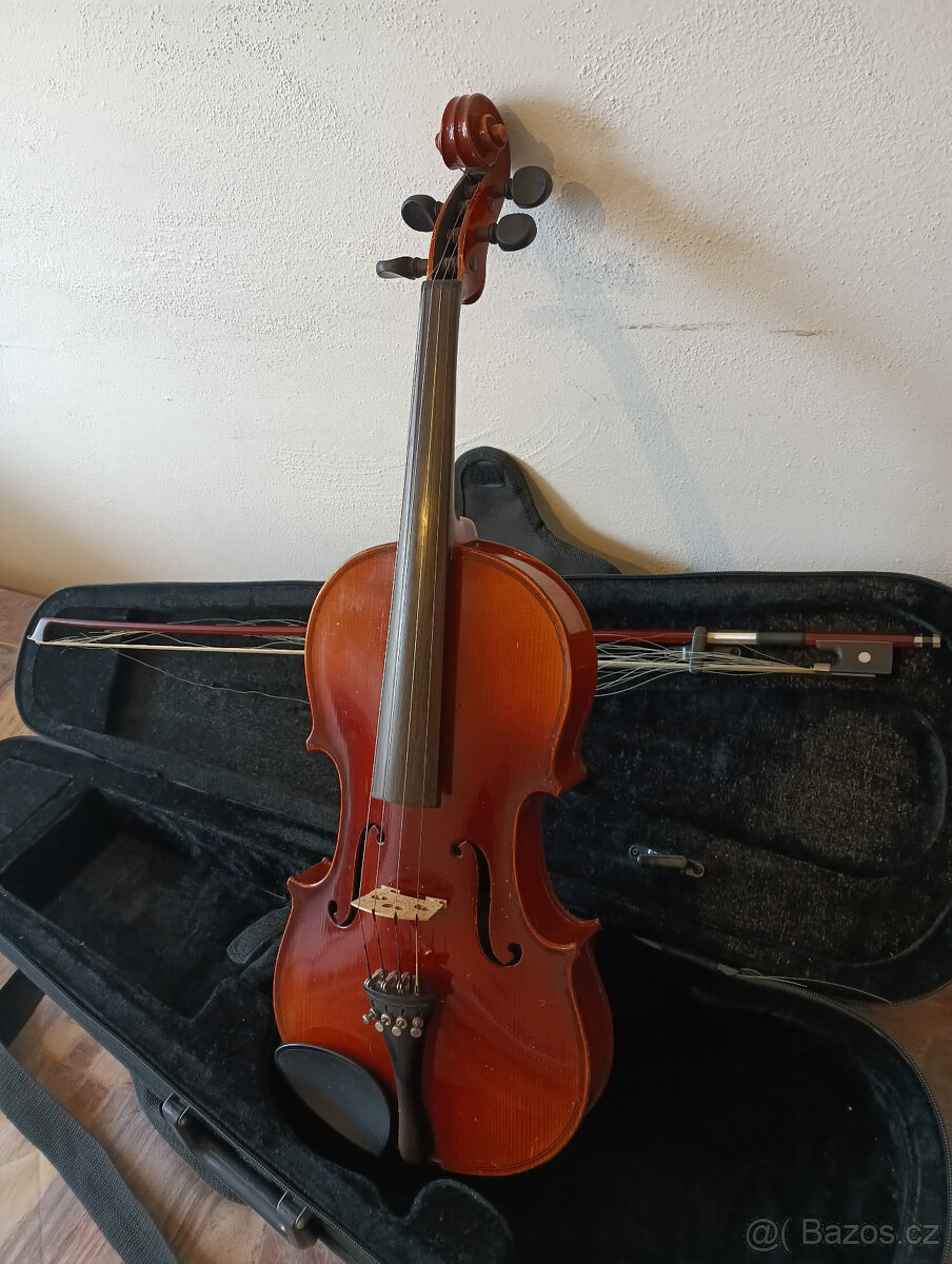 Prodám kompletní set housli 4/4 - 9