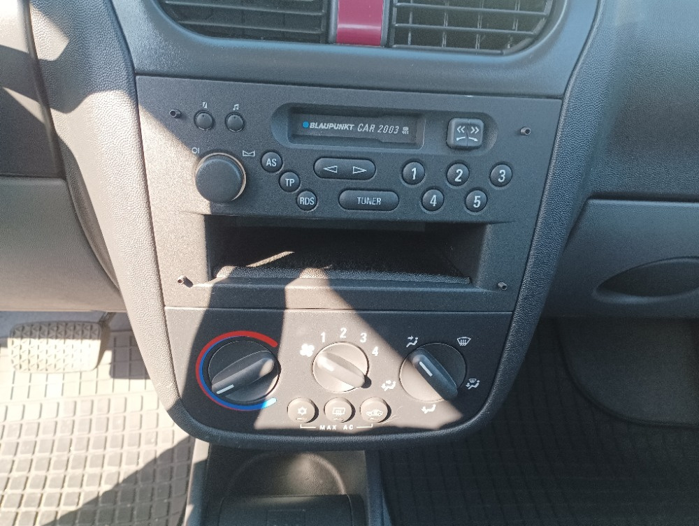 Opel Corsa 1.2 16V - klima, automat - 9