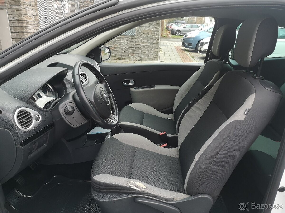 Renault Clio 1.5 dCi 48kW ČR. 1. Majitel. - 9