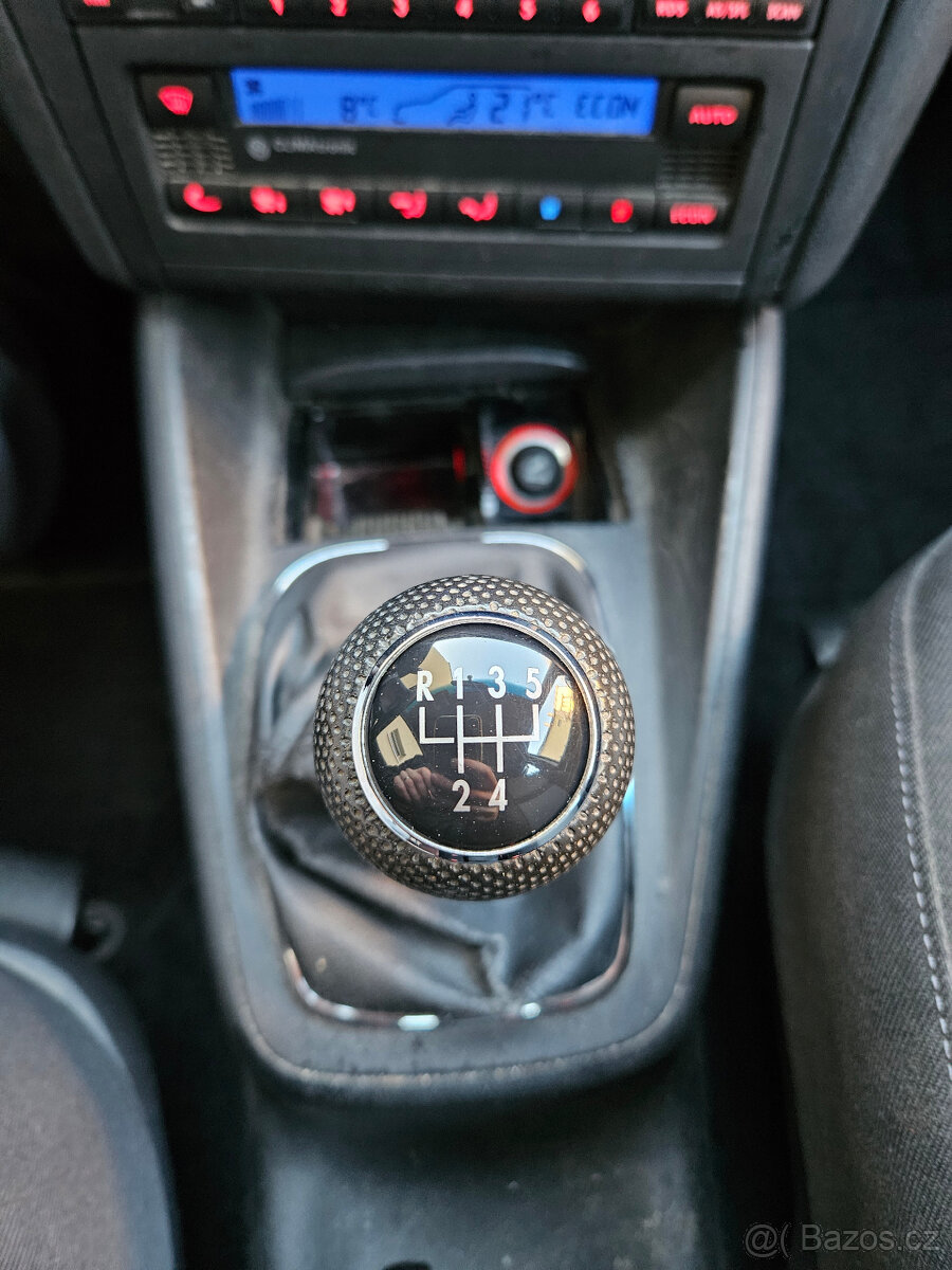 VW Golf 4 Variant, 1.6, 77 kW, benzín, klimatronic - 9