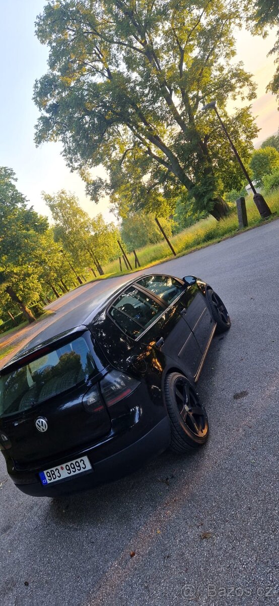 Nabízí. Vw Golf V 1,9tdi-66kw 2005 nova stk 5dv - 9