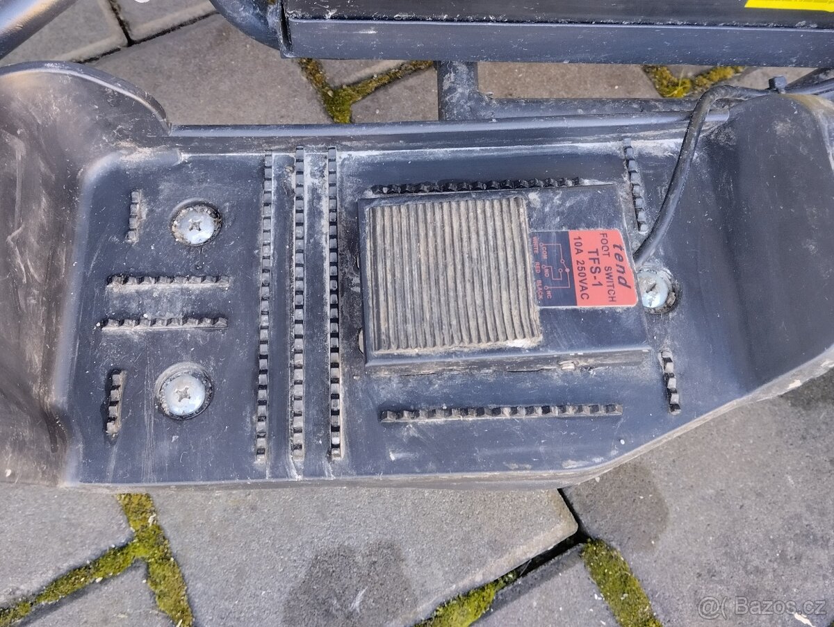 Dětská elektrická čtyřkolka Hecht - 9