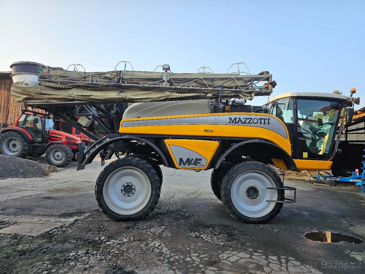 Samochodný postřikovač Mazzotti MAF 3180 - 9