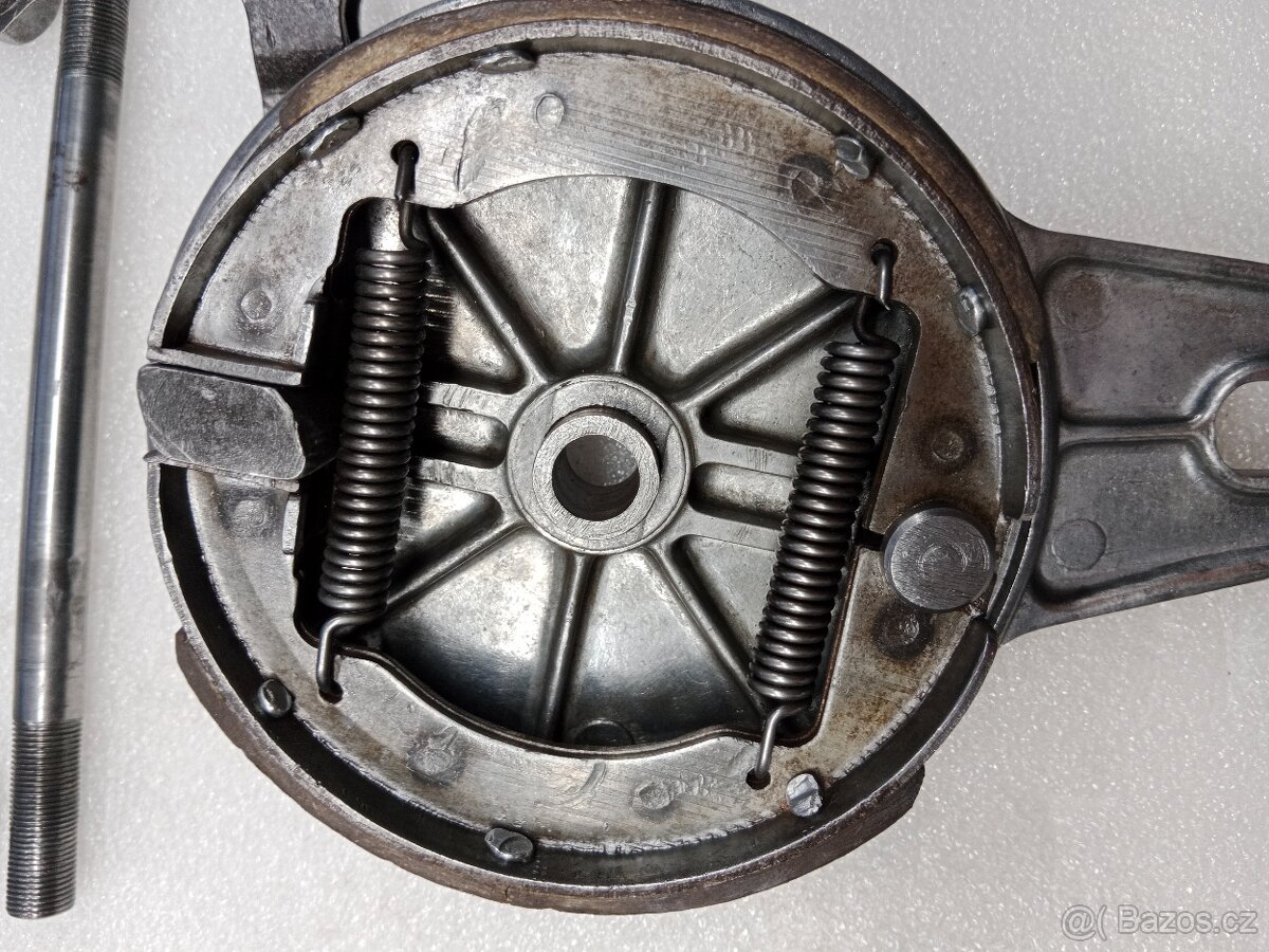 ČZ 125 & 150 C OSA ZADNÍHO KOLA NEODPRUŽENÁ ORIGINÁL - 9