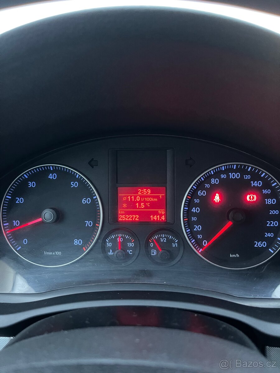 VW GOLF V COMBI - 9