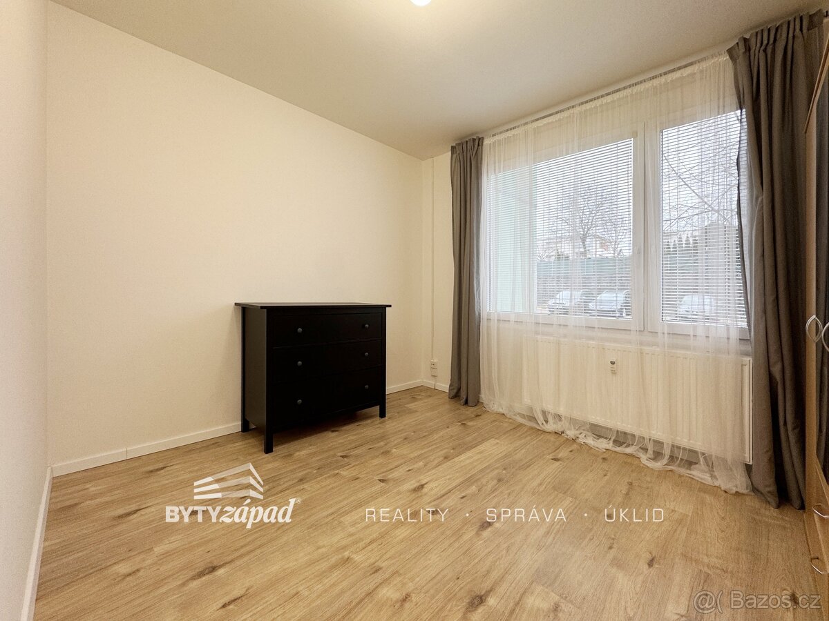 Pronájem bytu 4+1, 84 m2 po kompletní rekonstrukci, v přízem - 9