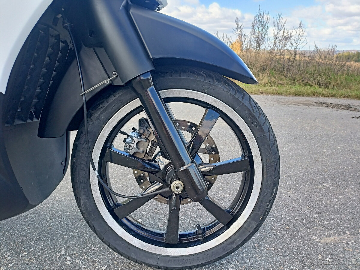 Peugeot Geopolis 400 RS - 9