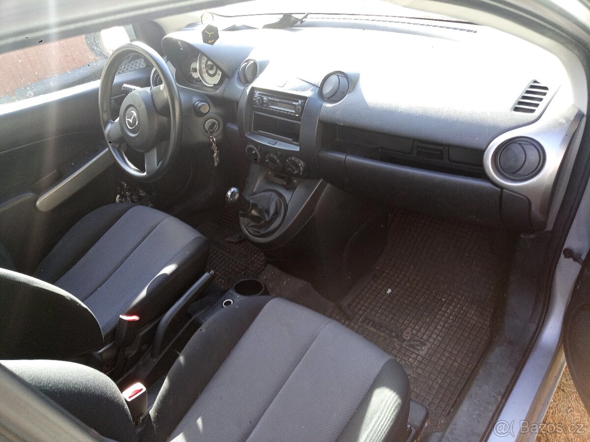Mazda 2 2009 - 9
