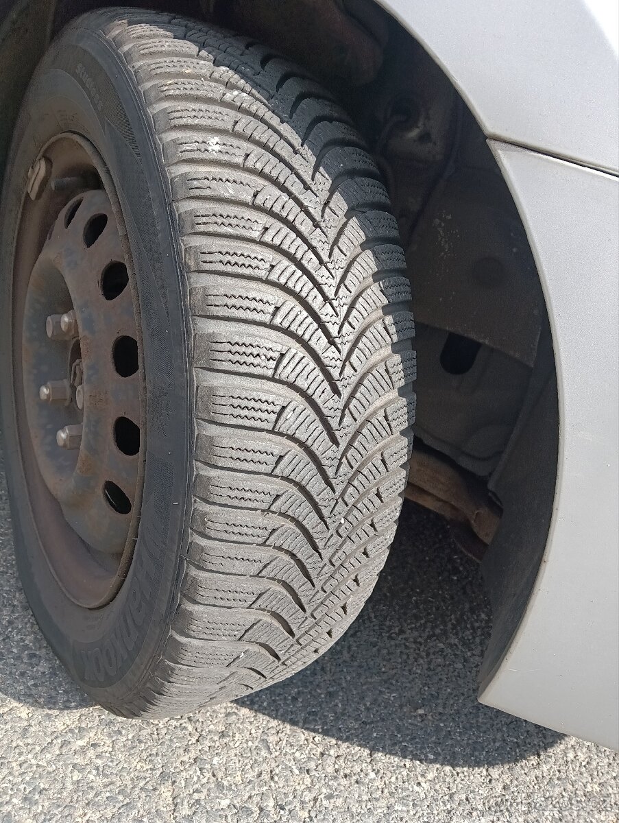 Hyundai i30 1.6i 92kW 2009 - 9