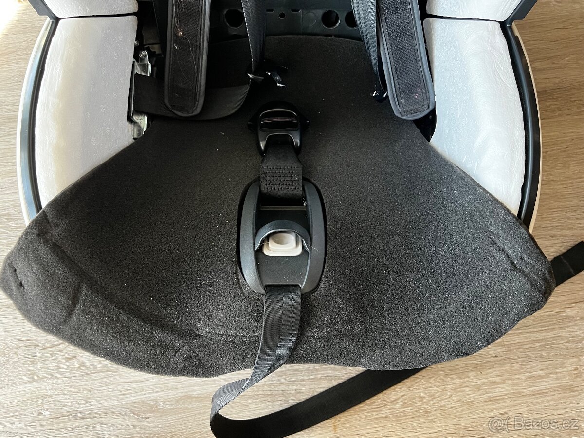 Autosedačka a základna besafe - 9