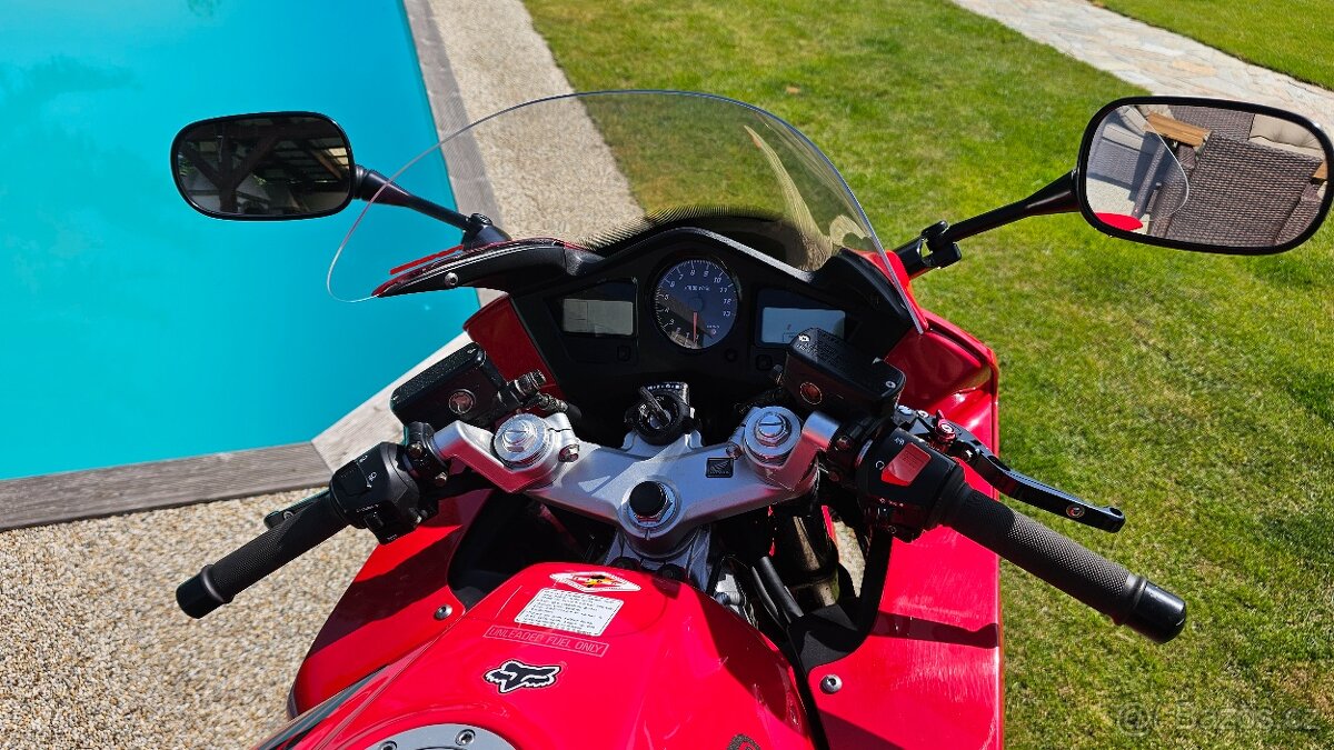 Honda VFR 800 VTEC RC46 - 9