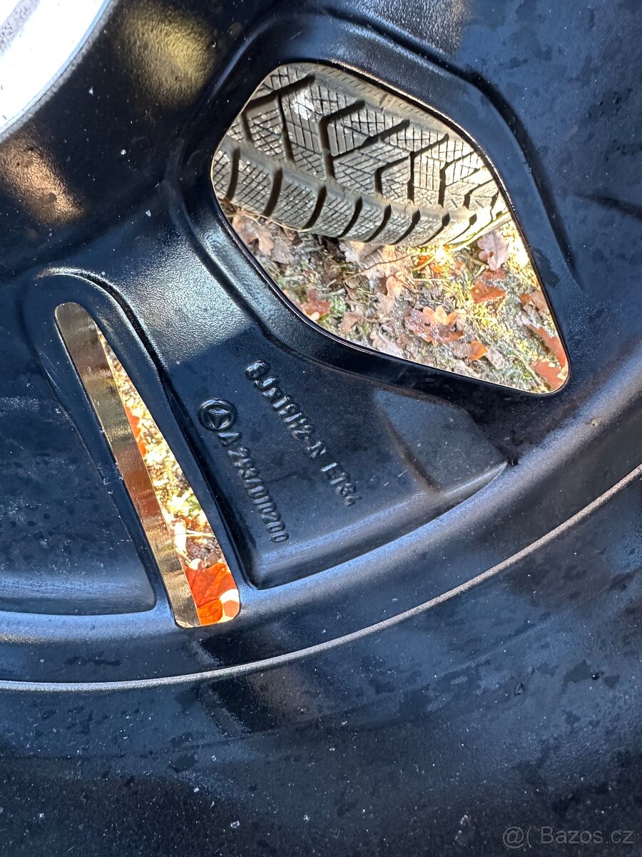 ALU KOLA MERCEDES EQC R19 ZIMNÍ SADA JAKO NOVÉ TOP - 9