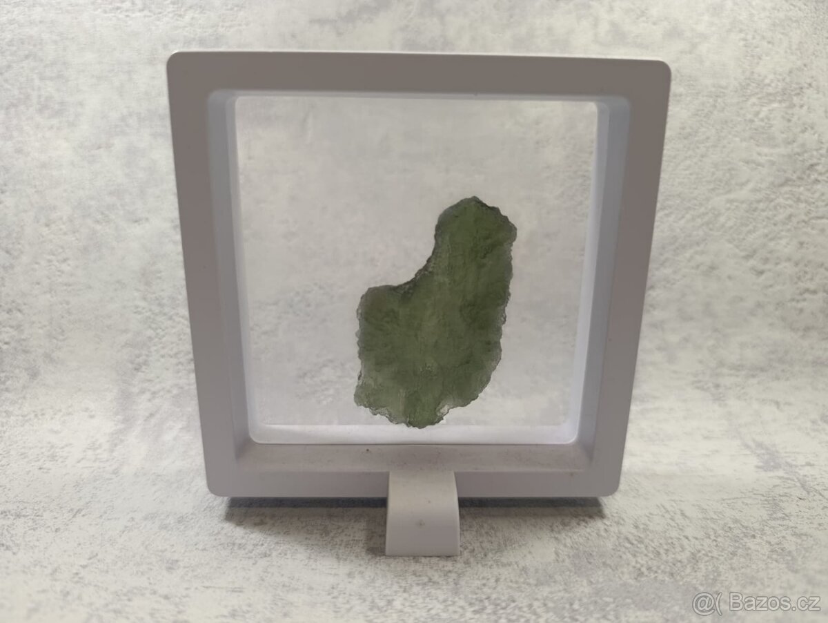 Krásný velký Vltavín z Chlumu, těžký14,36 gramu, ve stojánku - 9