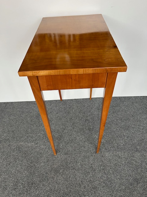 Stolek biedermeier v třešni. - 9