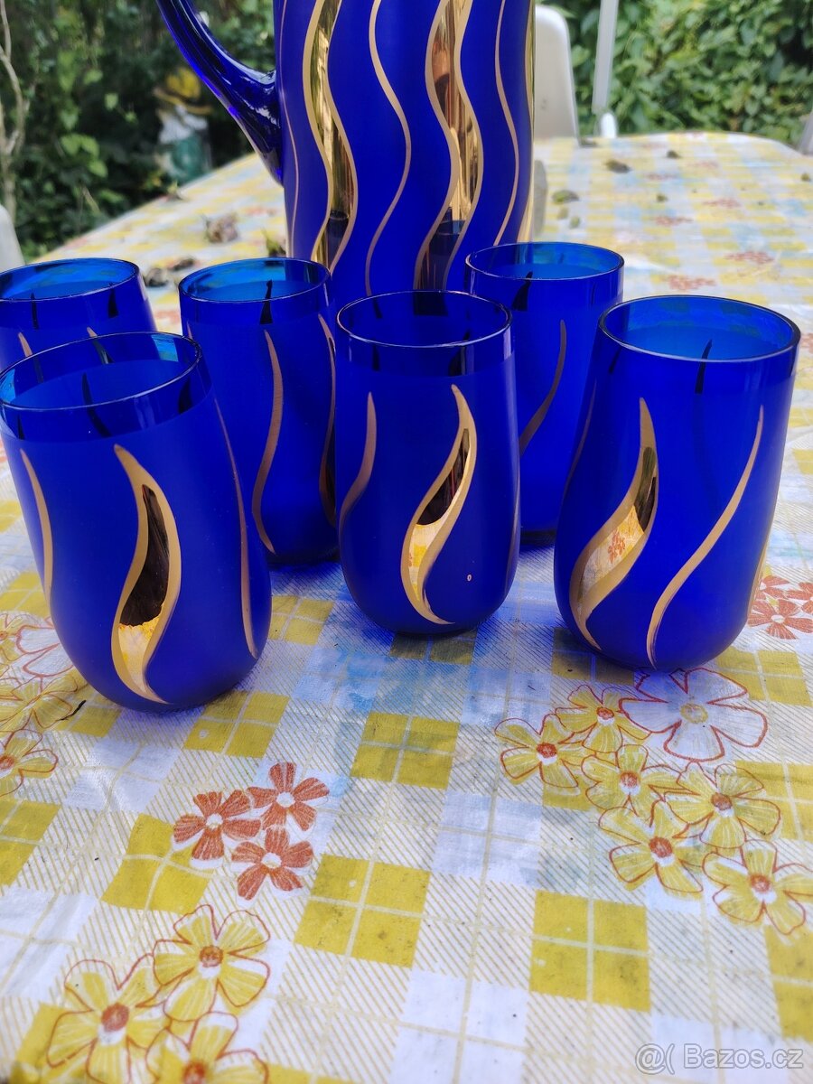 Modrý skleněný džbán a 6 skleniček - 9
