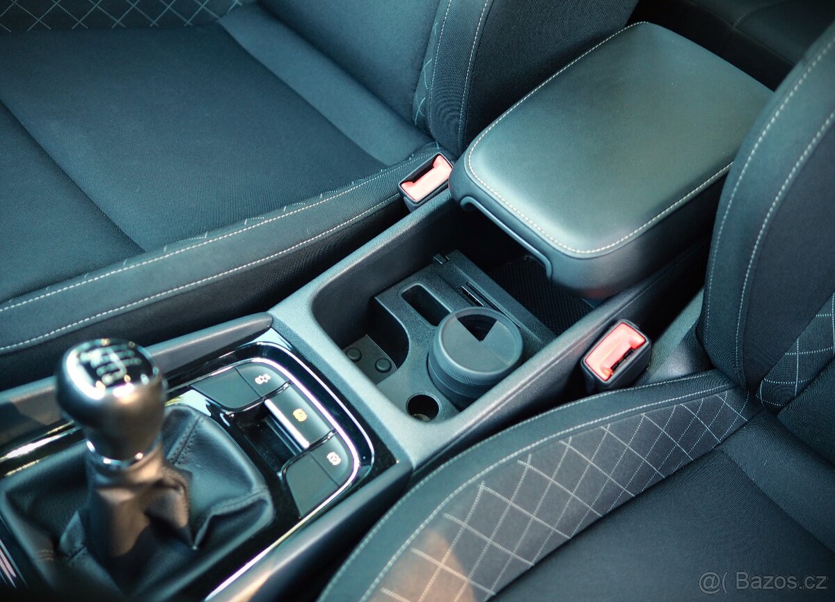 KAROQ 1.6 TDi 4-Valec,Executive,1/2019,Full LED,GPS,FRONT - 9