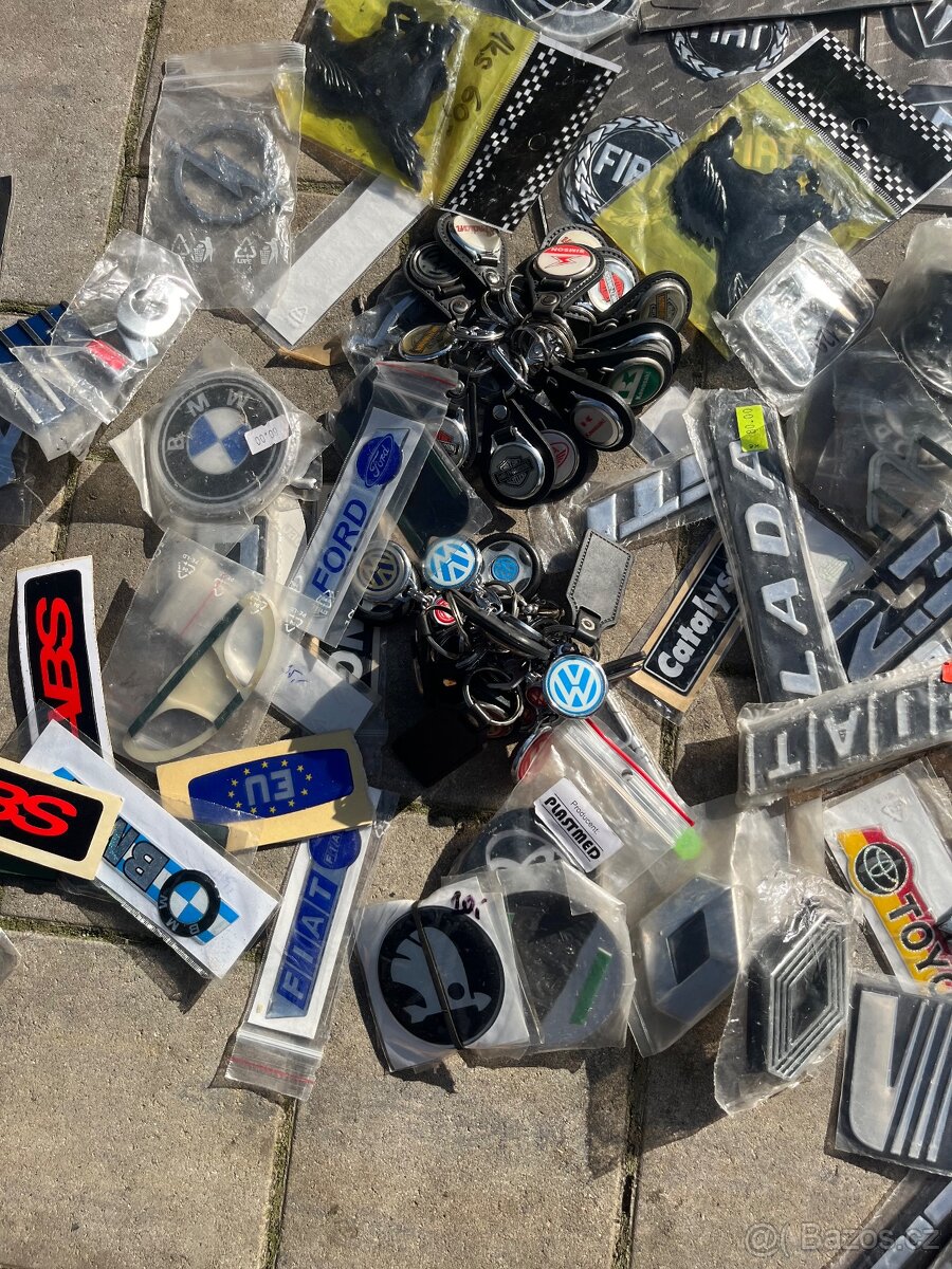 Autopotřeby, klíčenky, znaky, samolepky - 9