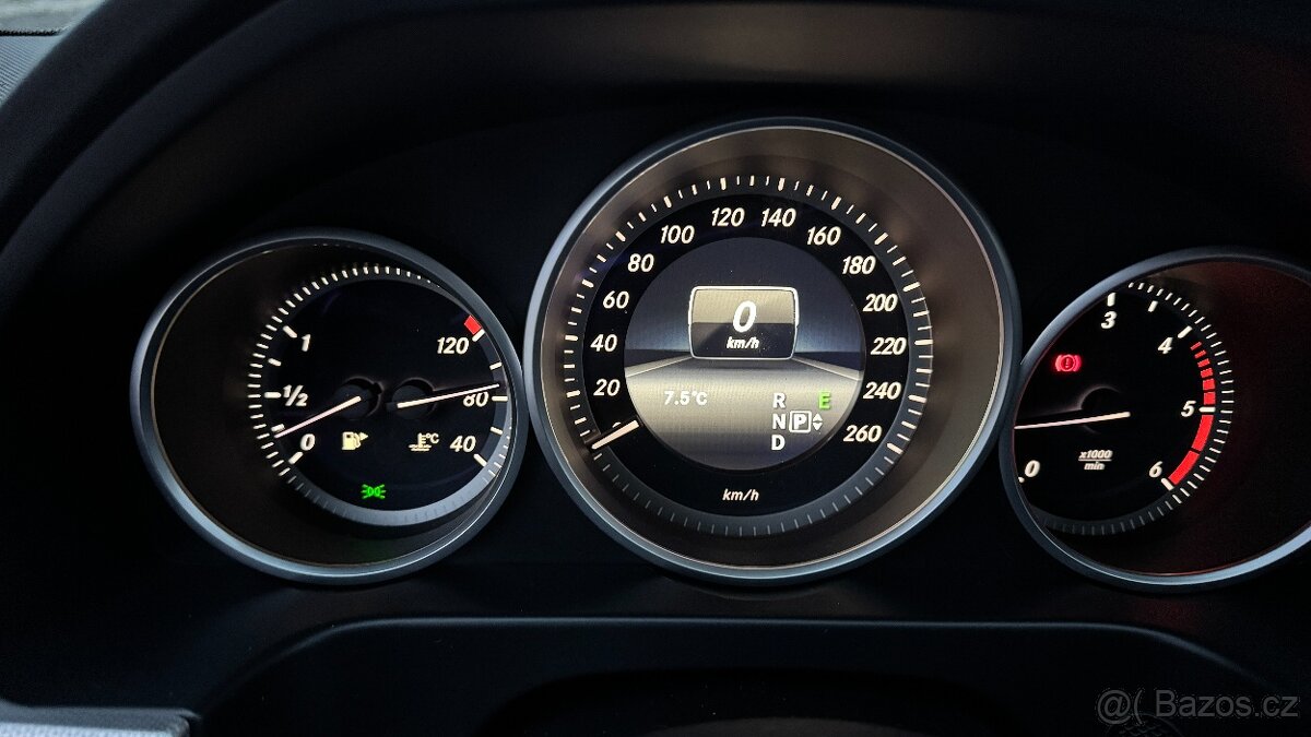 Mercedes-Benz E 200 BLUETEC - 9