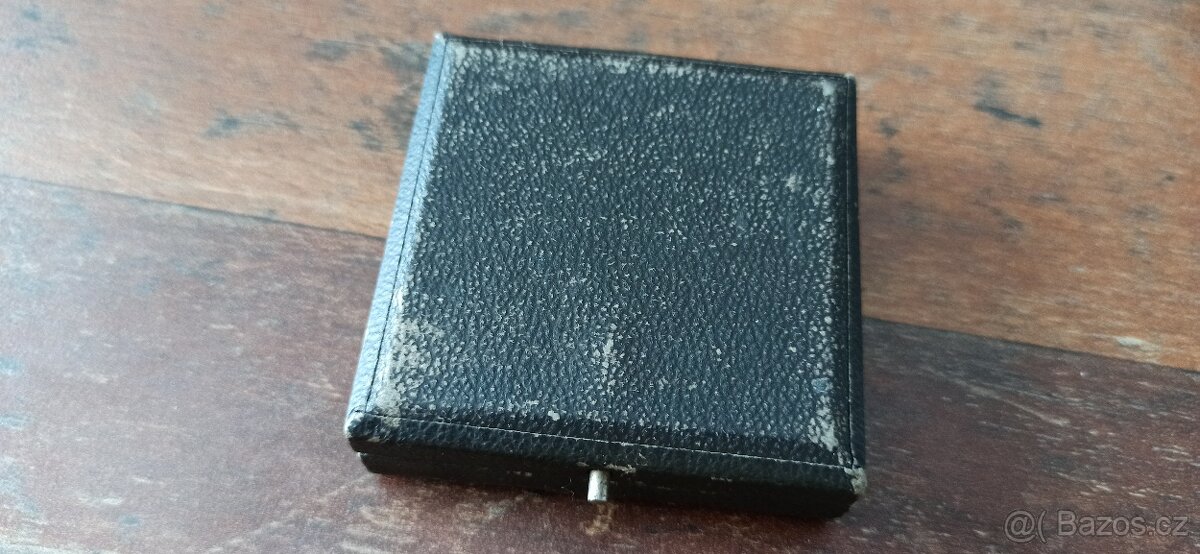 Záslužný kříž, železný kříž v etui. - 9
