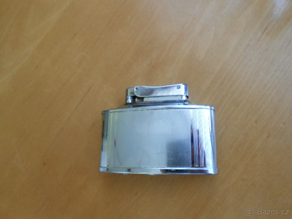 RETRO zapalovače 4kusy - benzínové - malé jsou funkční + - 9