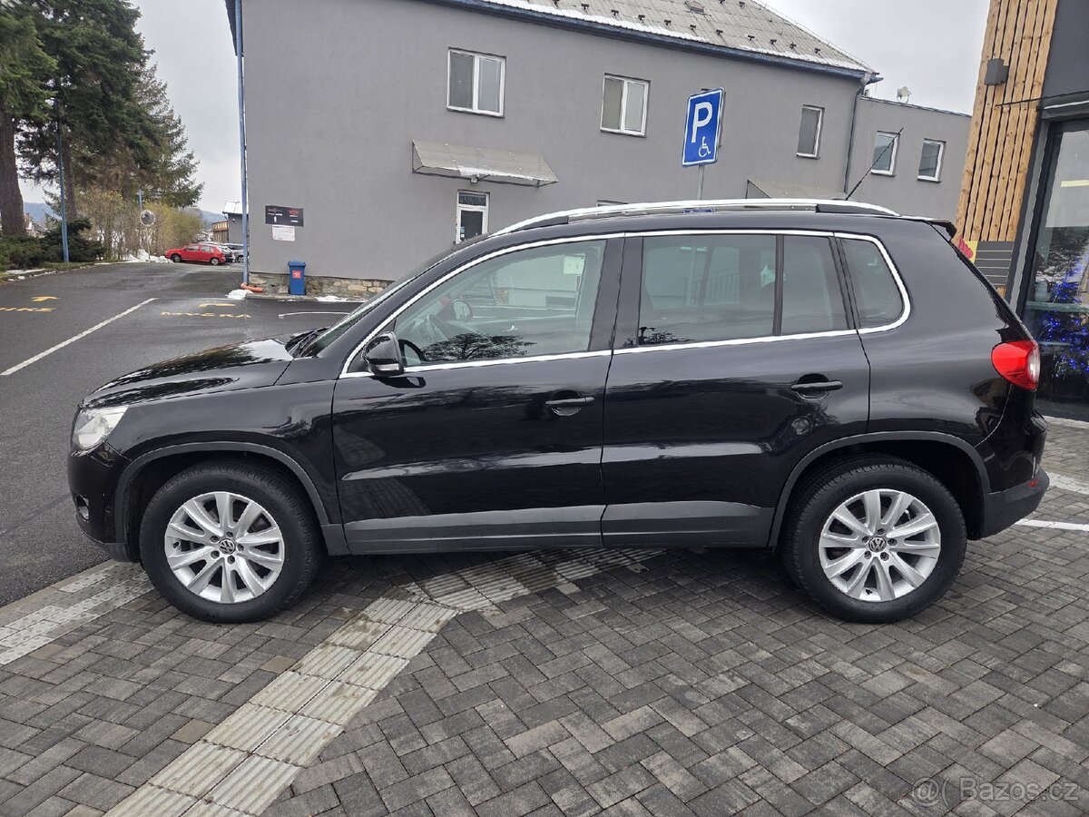 VW Tiguan 2.0TDI DSG 4x4 103kw tažné vyhřívané sedačky - 9