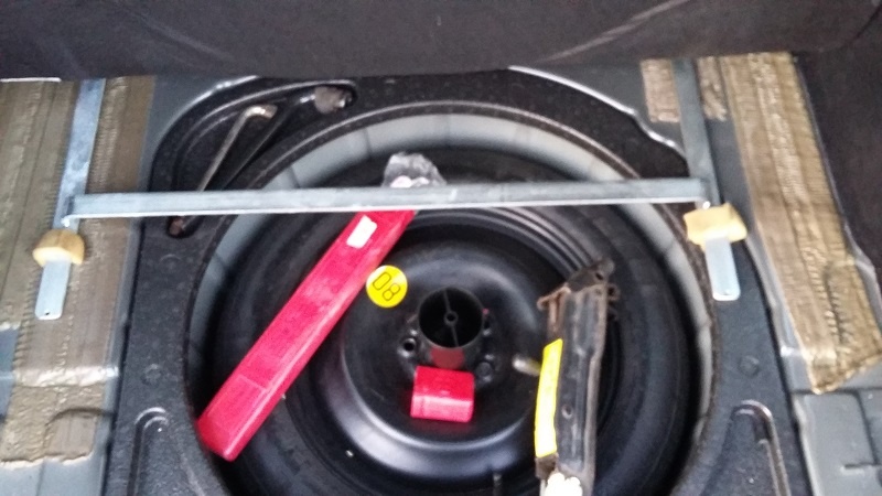 Prodám Ford Focus kombi, r.v. 2008, 1.6 benzín (74kW) - 9