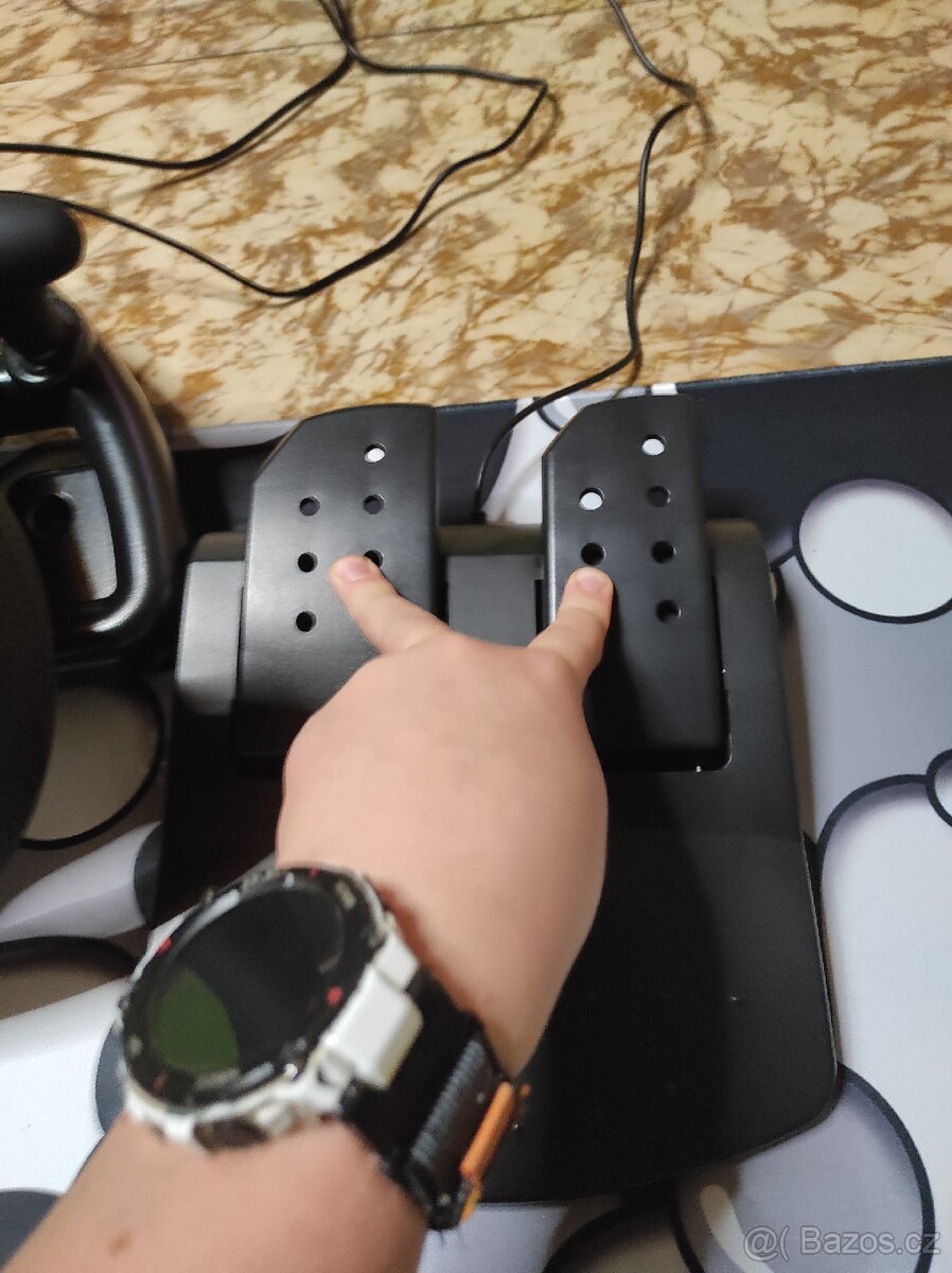 Herní volant - 9