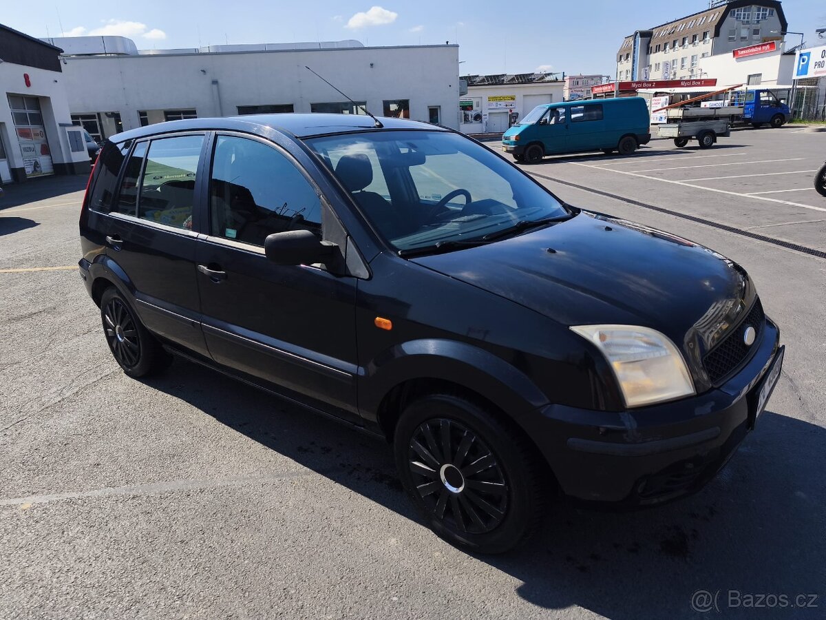 Ford Fusion 1.4 - 9