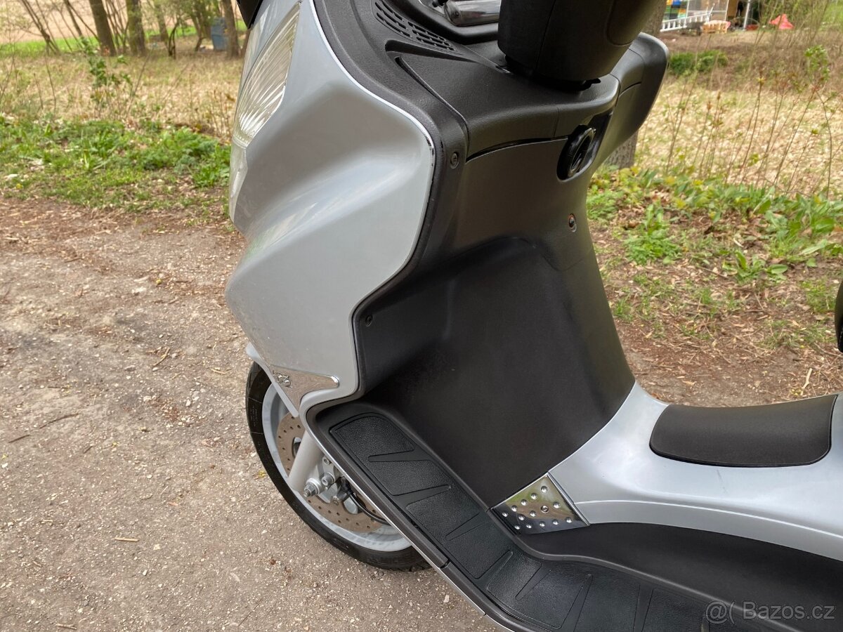 Piaggio X8 125 - 9