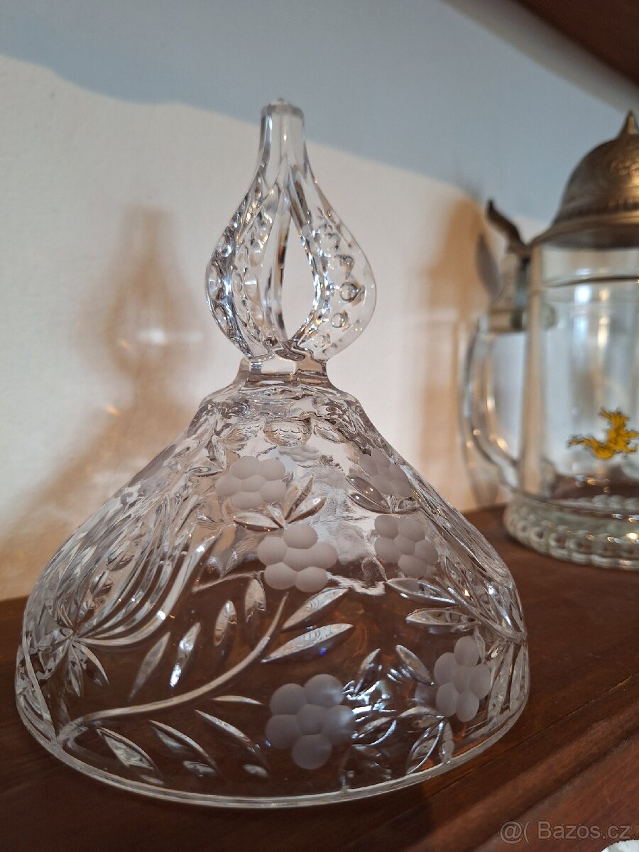 NÁDHERNÁ SKLENĚNÁ KŘIŠŤÁLOVÁ DÓZA NA BOMBÓNY - 9