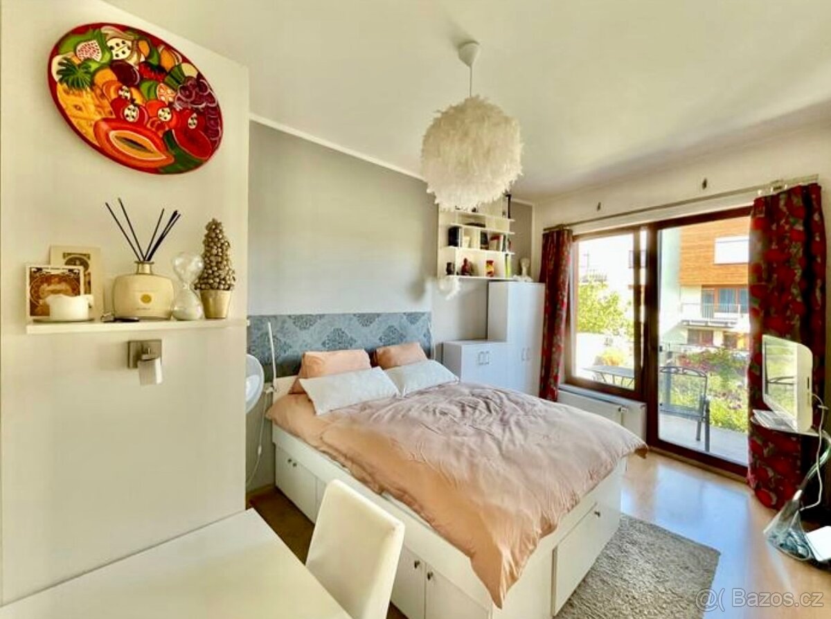 Krásný lustr z peří - 9