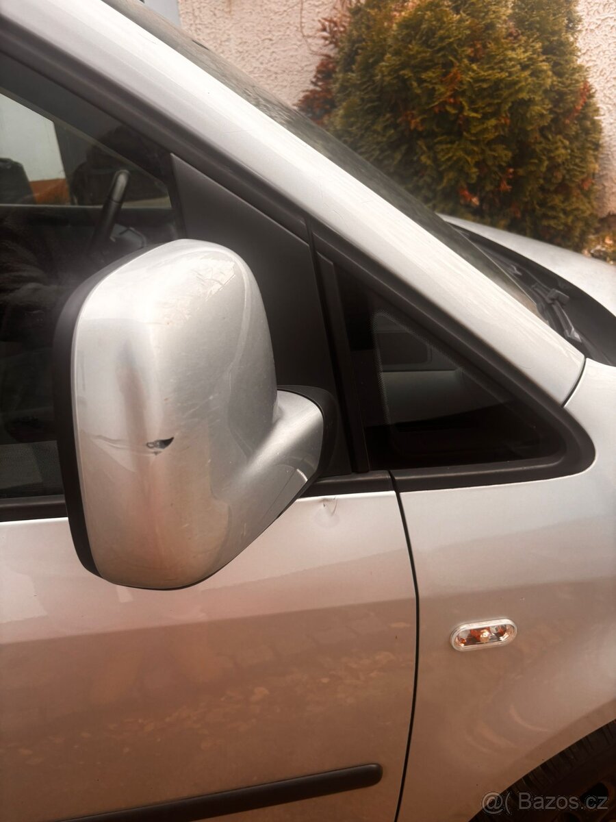 Volkswagen Caddy Maxi 2.0 TDI - 2013 - DSG - 9