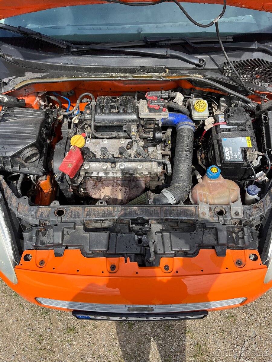 Fiat Punto 1.4 NOVÁ STK - 9