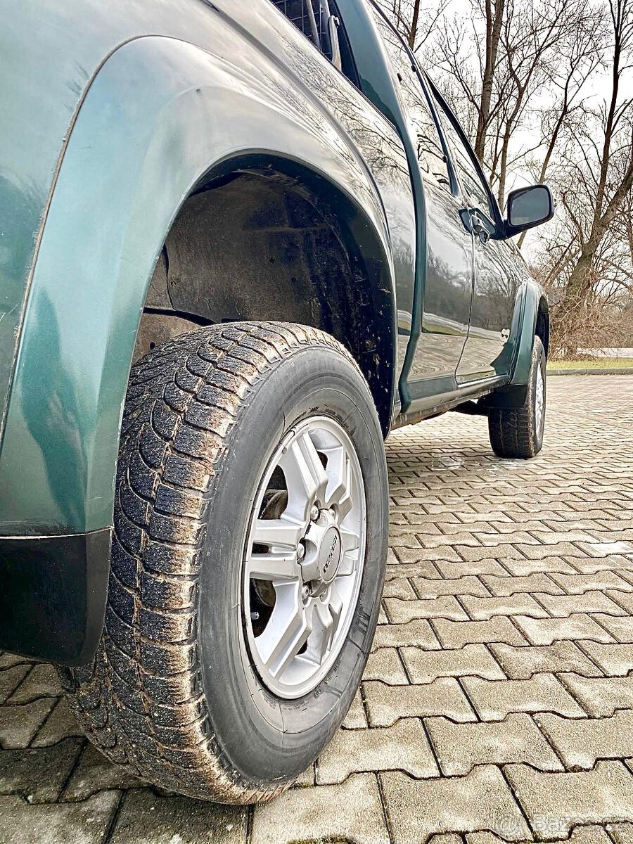 Isuzu d max 2.5 td, 4x4, 3t TZ, 2011 - 9