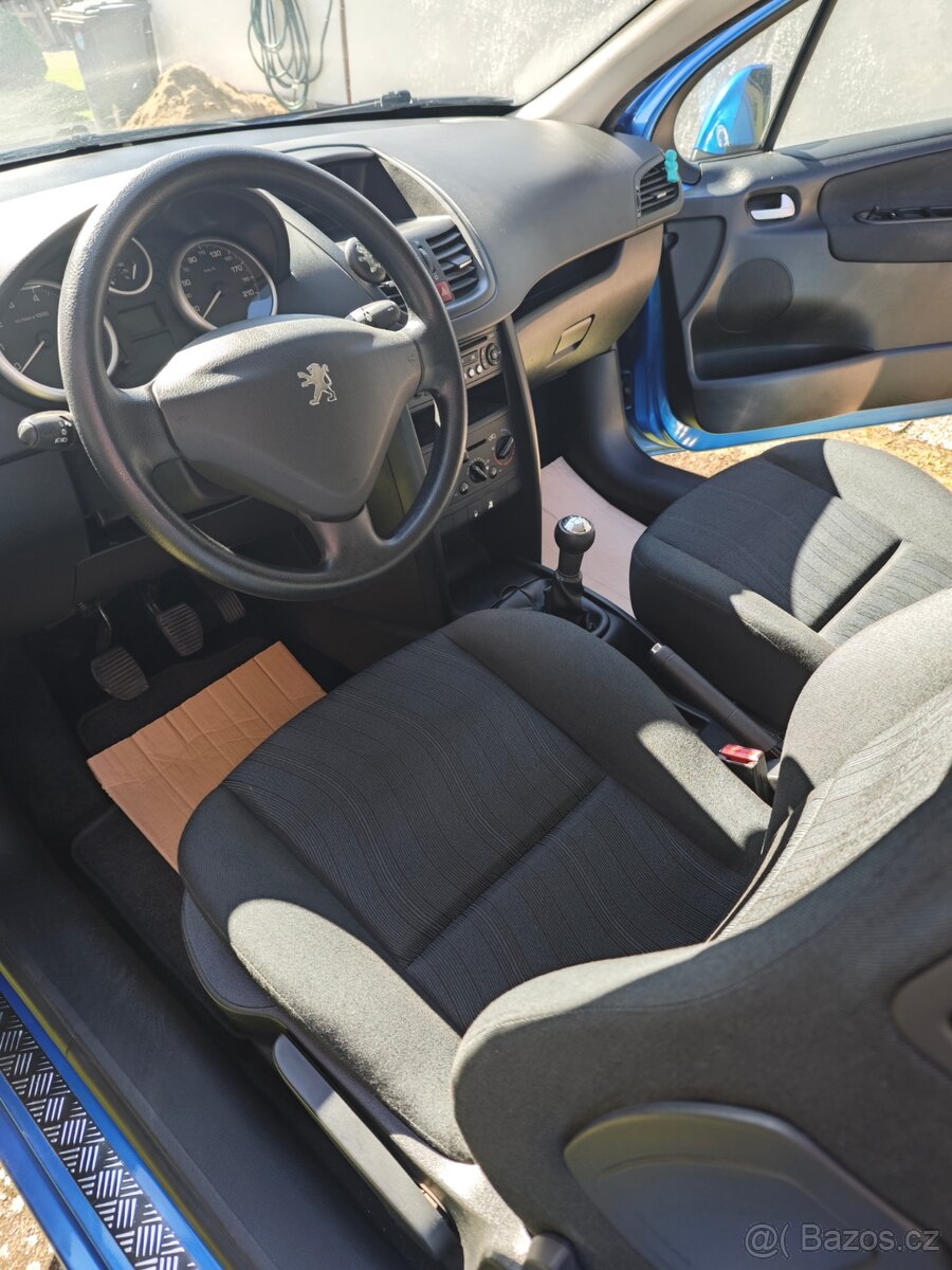 Peugeot 207 - 9