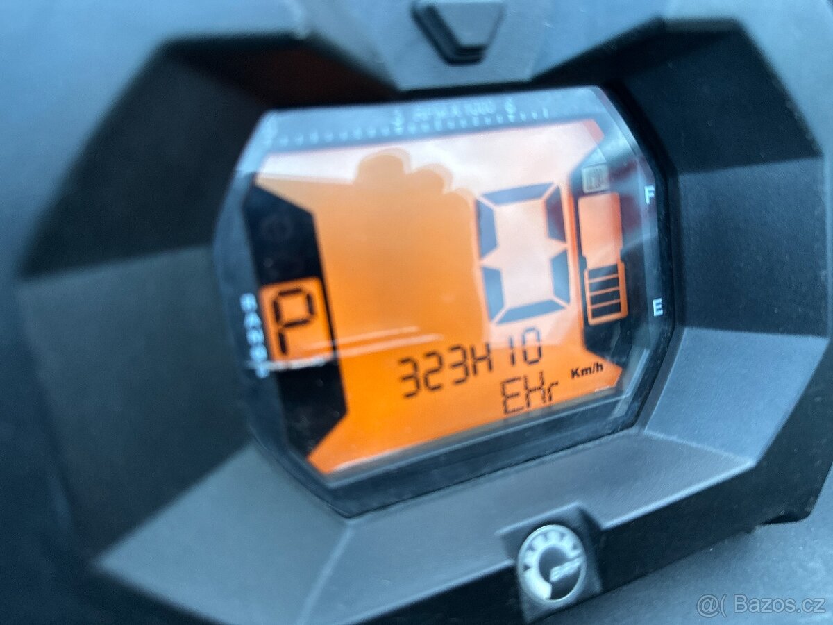 Can-am Outlander 650 PRO 6x6 T3 MY2016 odpočet DPH - 9