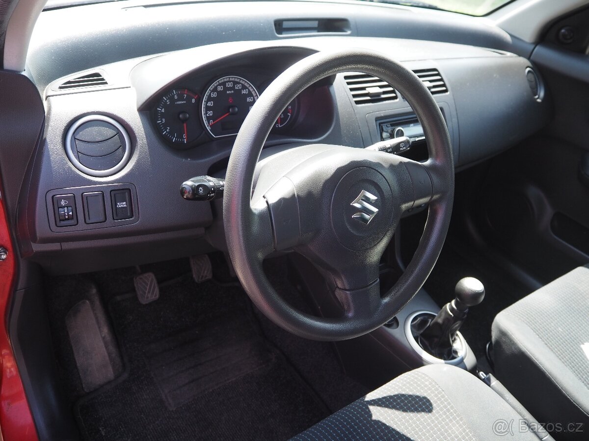 Suzuki Swift 1.3 KLIMA - 9