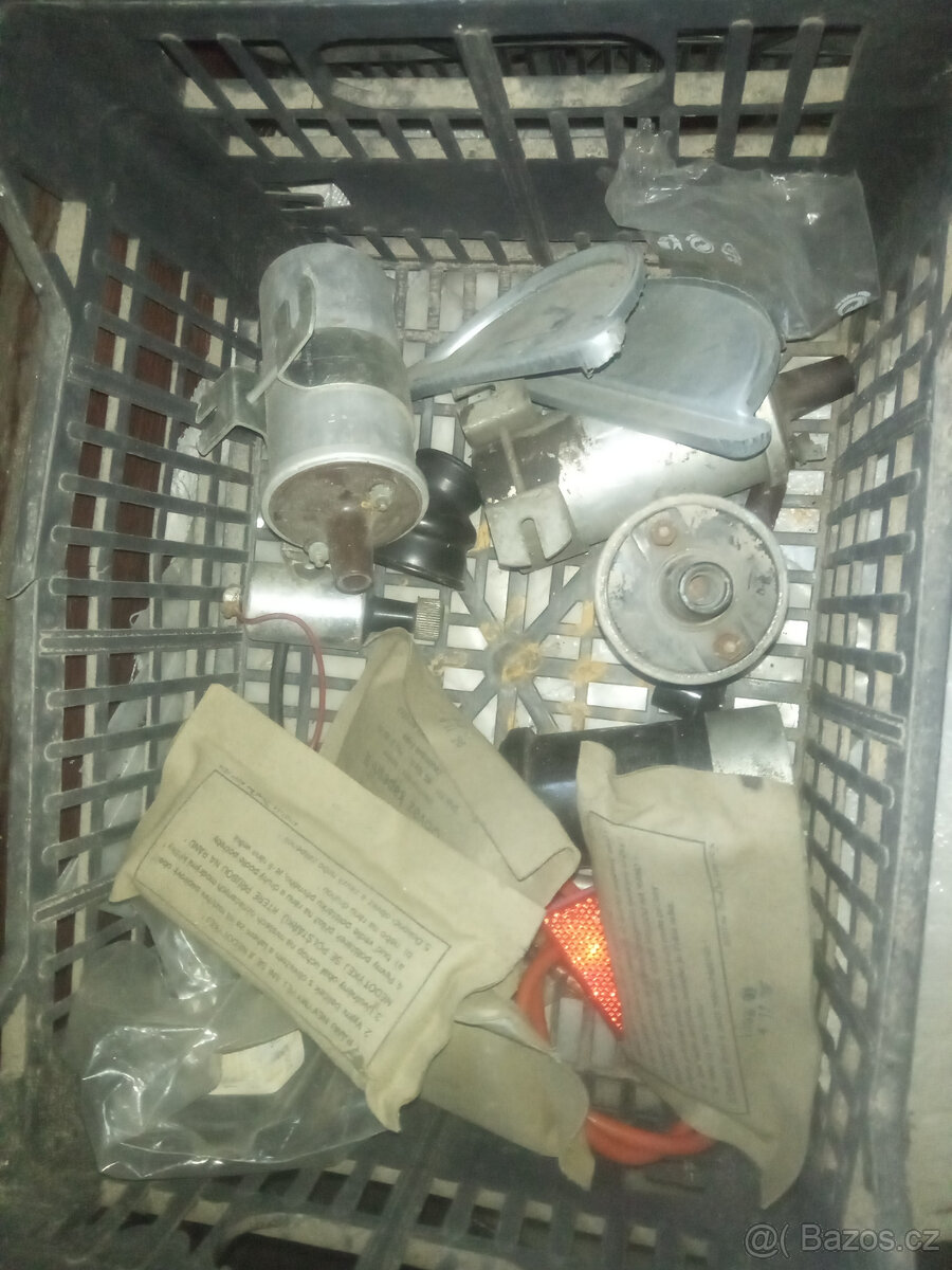 Automoto veteš především Škodovky, Žiguly, Trabanty... - 9