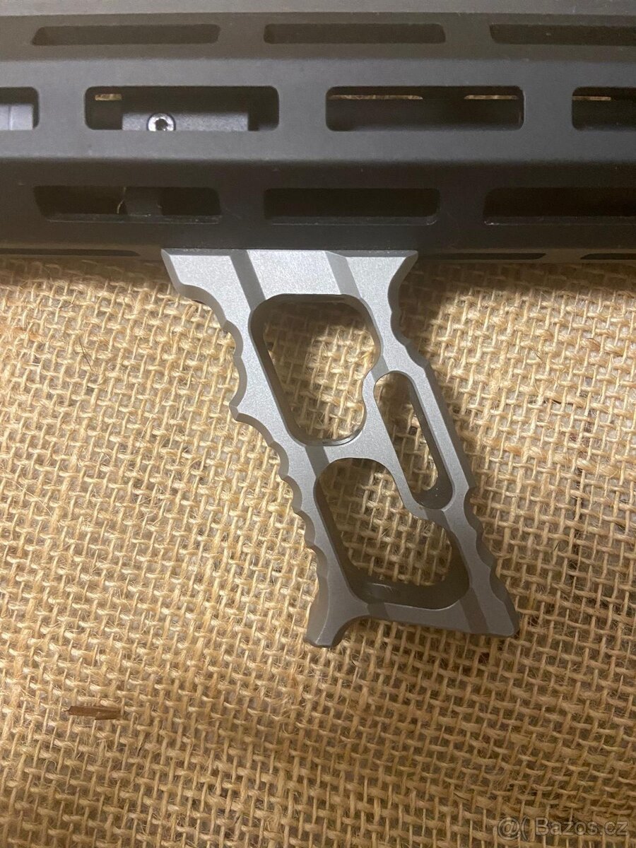 Airsoftová výbava AEG M4 - 9