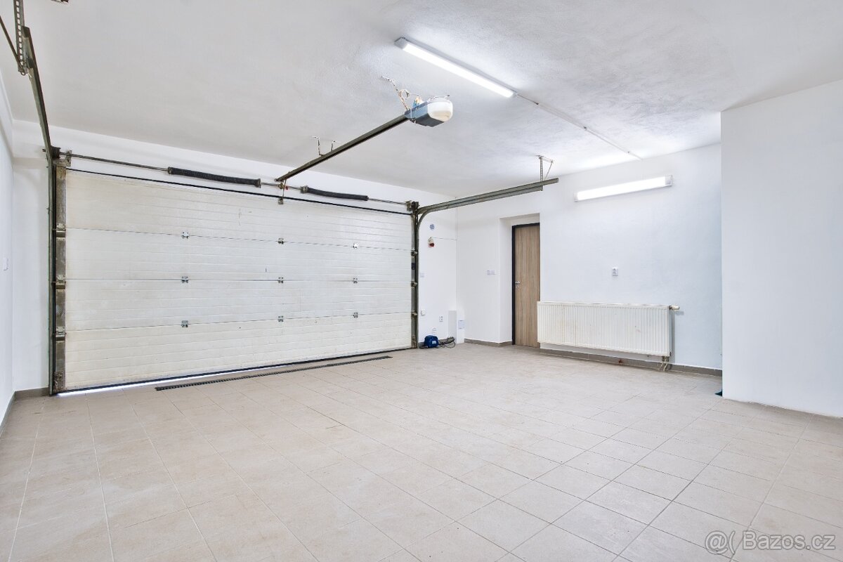 Troubky RD 7+2 240m2, zahrada 800m2 - 9