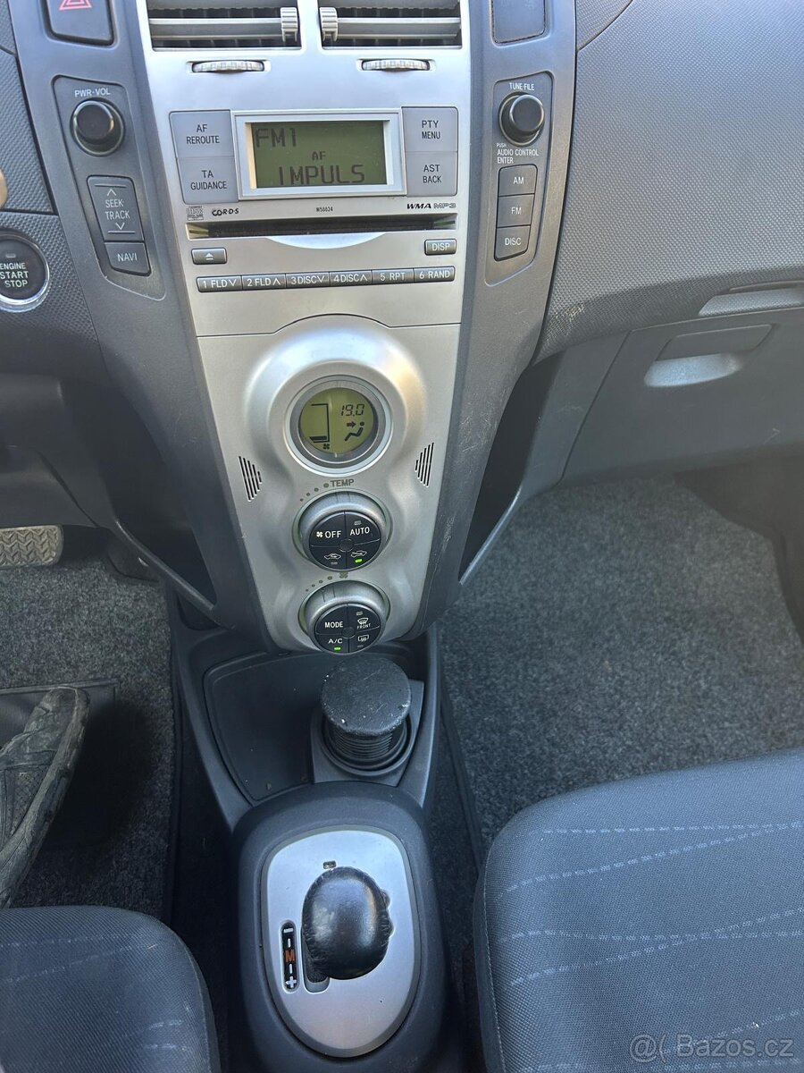 Toyota Yaris 1.4 D-4D 66 KW r.v.2006 automat - 9