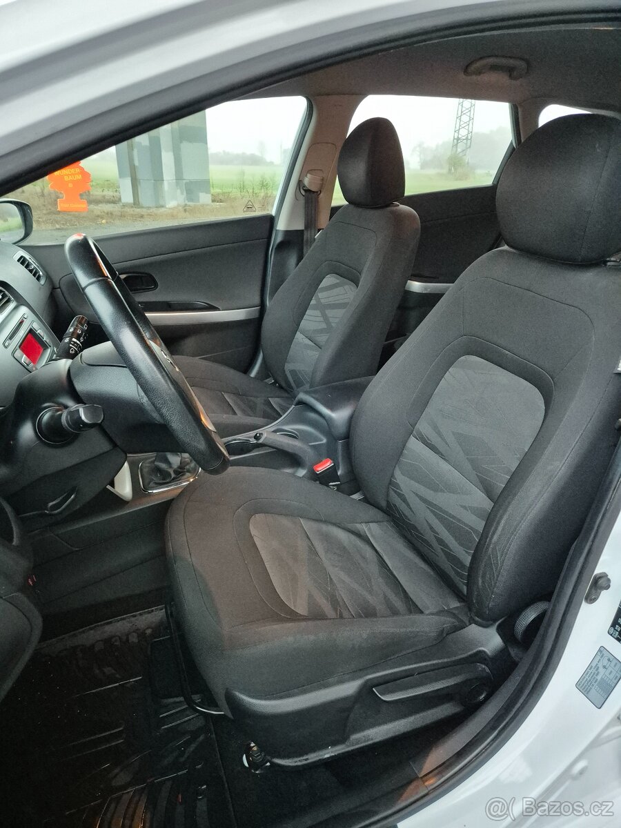 Kia ceed SW 1.6 GDi - 9
