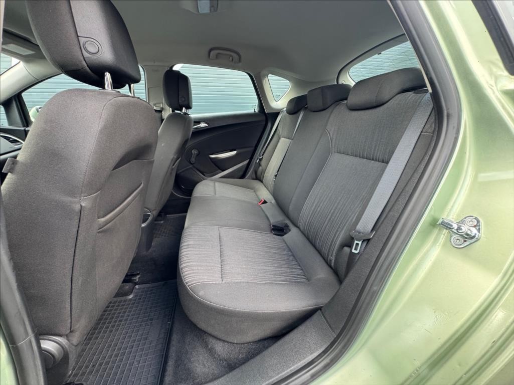 Opel Astra 1,4 (2012) - 9