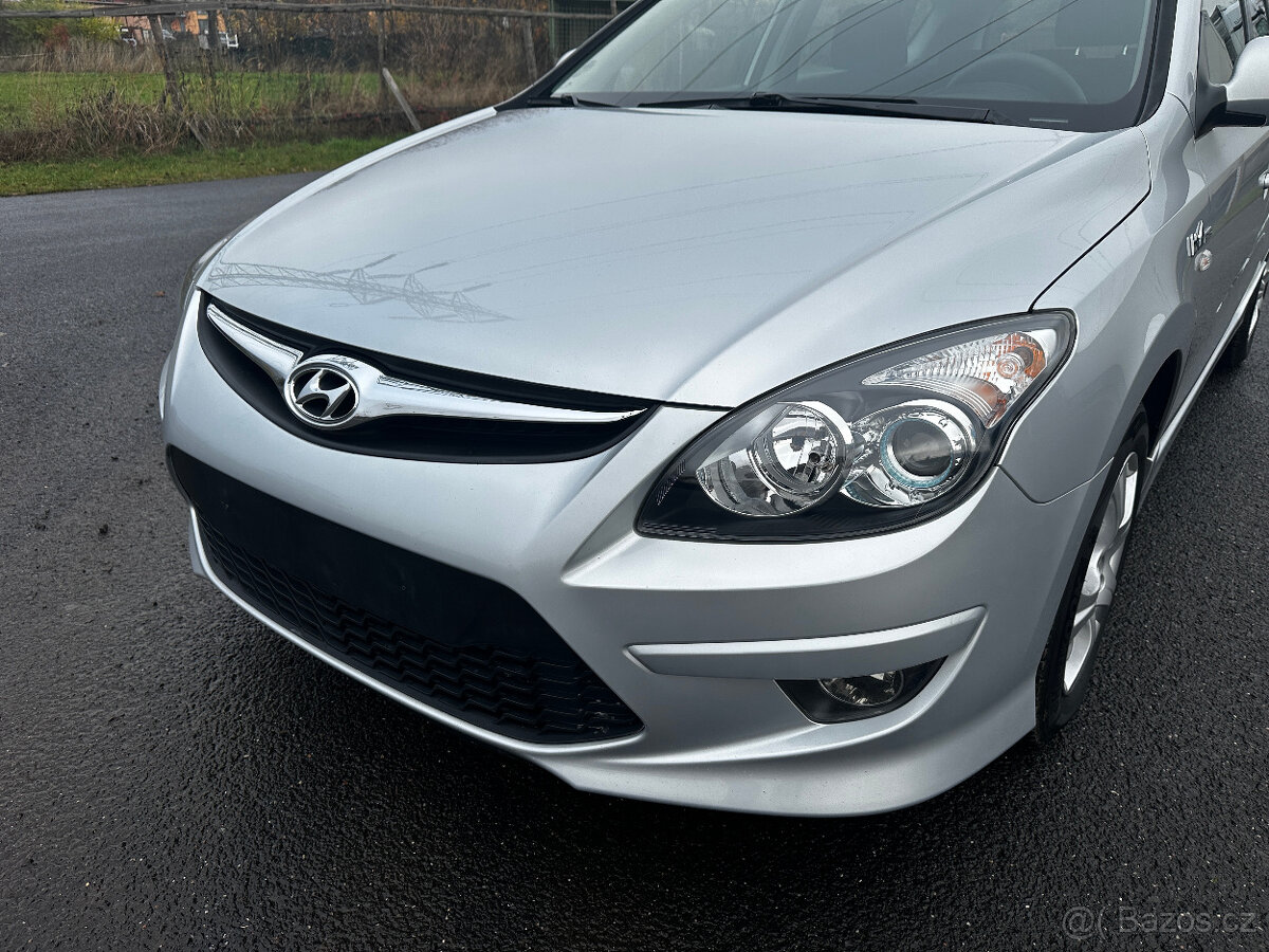 HYUNDAI i30 CW, 1.6 CRDi, r.v. 2011 - 9