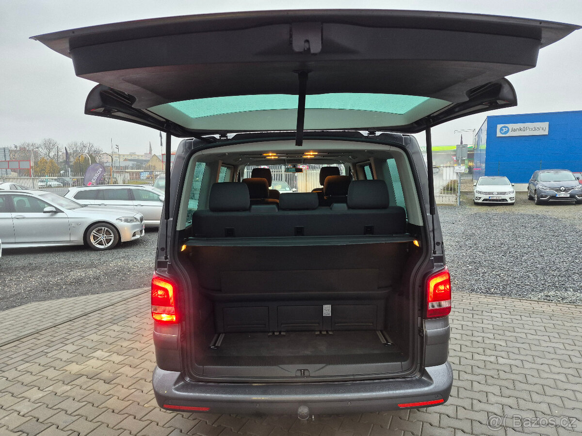 VW Multivan 2,0 TDI/DSG/4x4/1. MAJITELKA/TAŽNÉ ZAŘ./2015/ - 9