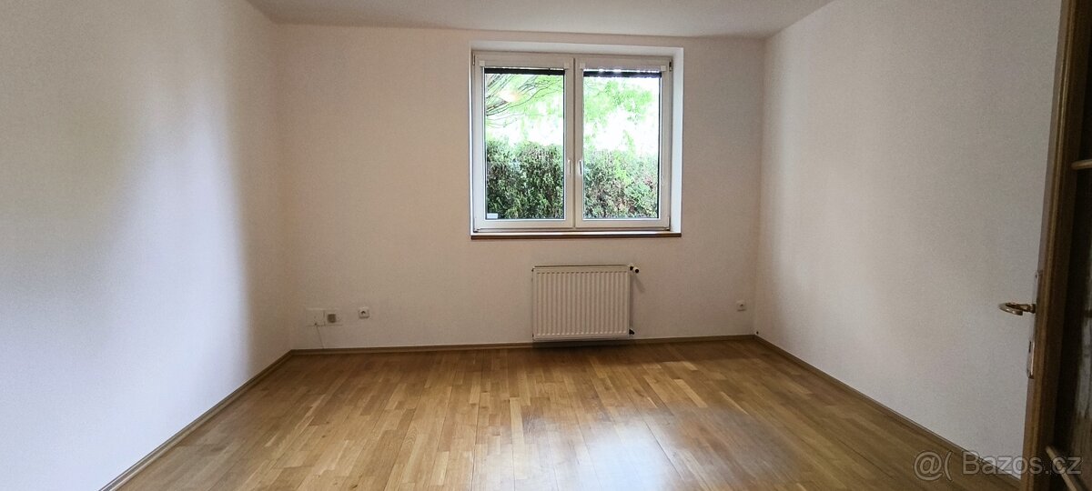 Prodám rodinný dům Zlín, zahrada, ihned k nastěhování - 9