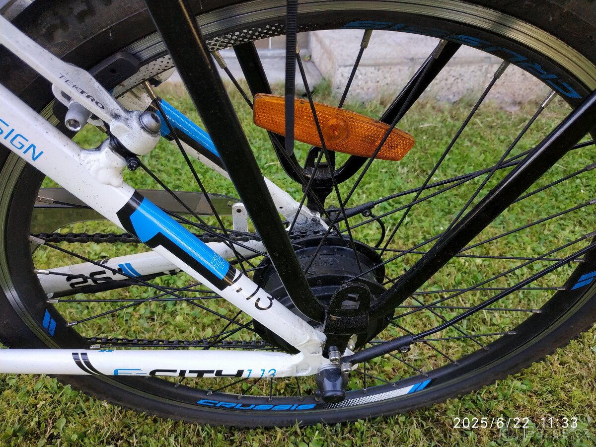 Pěkné městské elektrokolo Crussis e-City 1.13 - 9