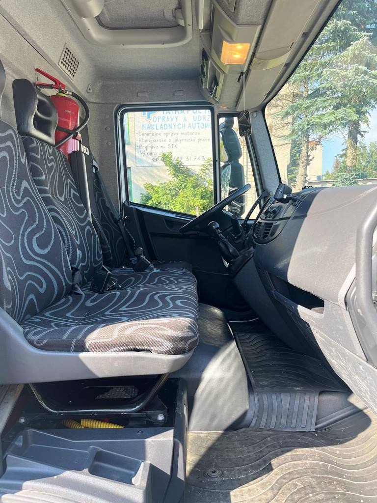 Iveco Eurocargo 12T,160kW,izoterma,chladak,mrazak zás.230V - 9