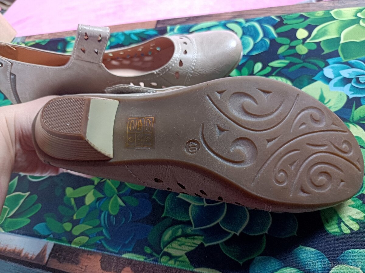 Béžové vintage boty - 9