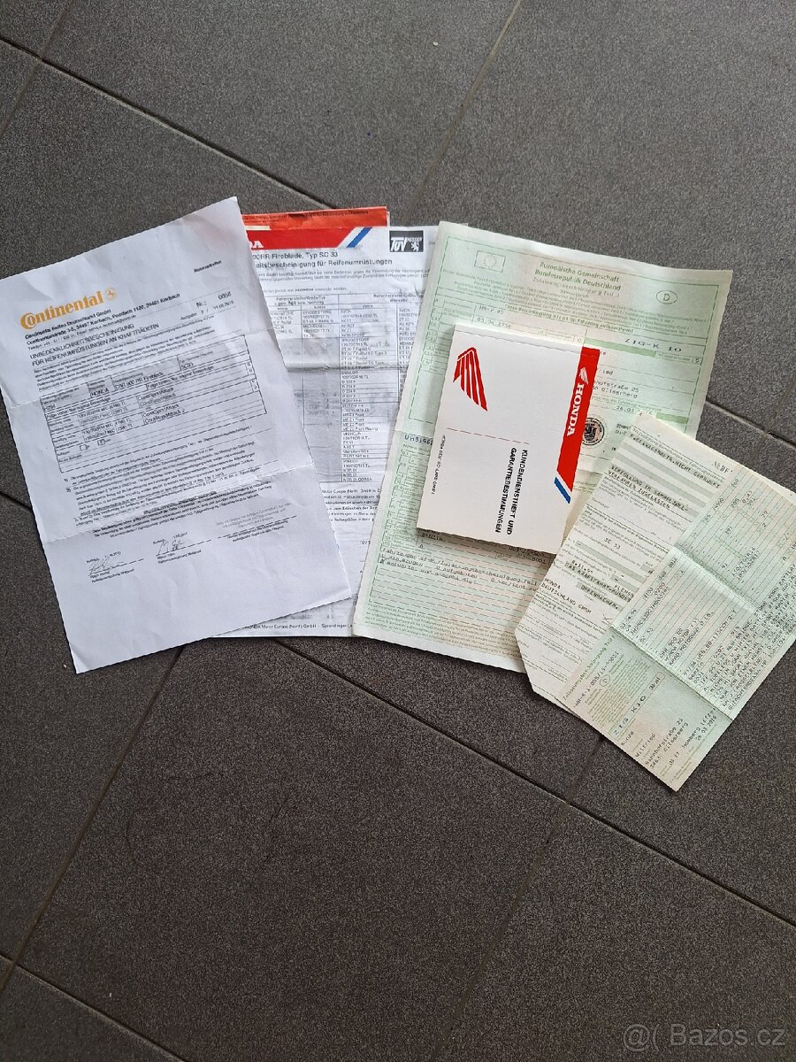 Honda cbr 900rr sc33 - 9